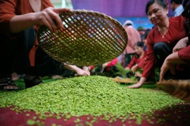 Rộn ràng Ngày hội văn hóa cốm Mễ Trì 2016