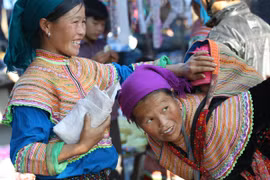 Rực rỡ sắc màu chợ phiên Bắc Hà