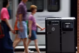 Thùng rác công nghệ cao, có khả năng phát wifi