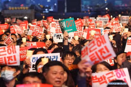 Hàng chục nghìn người Hàn Quốc biểu tình đòi Tổng thống từ chức