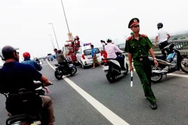 Công an không nhất thiết phải mặc sắc phục và căng dây khi bảo vệ hiện trường vụ án