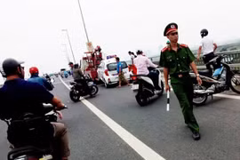 Công an không nhất thiết phải mặc sắc phục và căng dây khi bảo vệ hiện trường vụ án