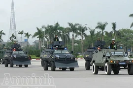 Ngắm dàn "xế khủng" của Cảnh sát cơ động Hà Nội sẵn sàng chống khủng bố 