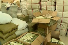 Thu giữ gần 700 nghìn bao cao su không rõ nguồn gốc