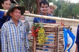 Dùng mèo máy Doraemon để… cầu mưa