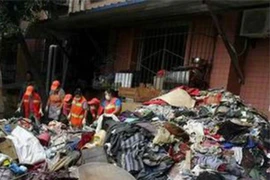 Tích trữ 4 tấn rác trong nhà