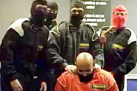 HSBC sa thải 6 nhân viên quay video giả cảnh hành quyết của IS