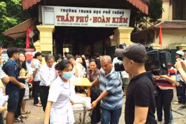 Đặc cách cho thí sinh làm bài thi trên giường bệnh