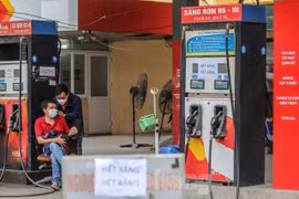 Hành vi găm hàng, chờ lên giá để trục lợi của các cửa hàng xăng dầu sẽ bị xử lý như thế nào? 