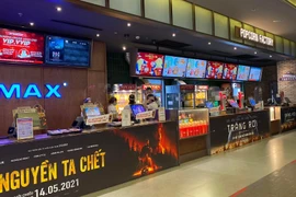 Rạp phim Hà Nội mở cửa, số lượng người xem còn khiêm tốn