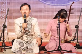 Những cuộc tác nghiệp "có lãi" của phóng viên văn hóa 