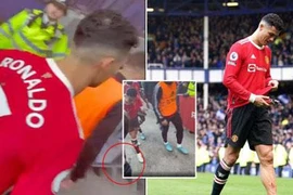 Ronaldo bị FA buộc tội trong vụ đập điện thoại cổ động viên 