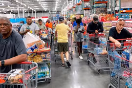 “Cơn sóng” lạm phát lan rộng, các nước tăng cường biện pháp ngăn chặn 