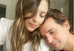 “Búp bê Nga” Sharapova sinh con trai đầu lòng 