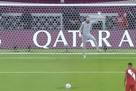 Thủ môn “hết cửa” nhảy múa khi bắt 11m 