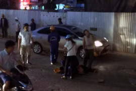 Video: Nam thanh niên bị ngã từ công trình đường sắt trên cao