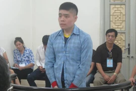 Con bà chủ nhà hàng chém người làm tới tấp chỉ vì ấm ức cỏn con