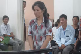 Lừa đảo chiếm đoạt hàng tỷ đồng của người mẹ nuôi