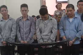 Nữ bị cáo buôn ma túy vác "bụng bầu" ra tòa lĩnh án chung thân