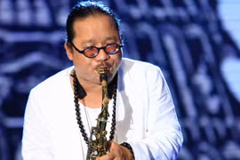 Trần Mạnh Tuấn phiêu cùng Dàn nhạc giao hưởng