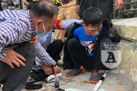 [CLIP] Gã giang hồ 'chơi chiêu' bất thành khi gặp tổ cảnh sát 141