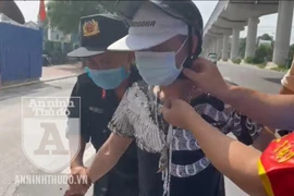 [CLIP] Chi tiết vụ đối tượng định ném ma túy giữa đường khi gặp tổ 141