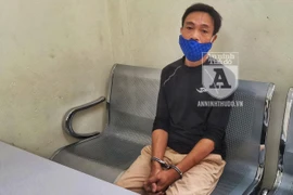 [CLIP] Đối tượng 'kể lể' hoàn cảnh khi bị lộ ma túy tại chốt 141