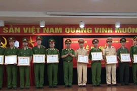 Bế giảng lớp đào tạo đại học CSND