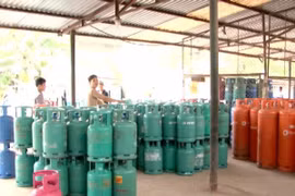 Kho gas chân cầu Thanh Trì - Tiềm ẩn nguy cơ cháy nổ cao