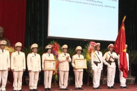 Lực lượng Cảnh sát QLHC về TTXH đón nhận Huân chương Bảo vệ Tổ quốc hạng Ba