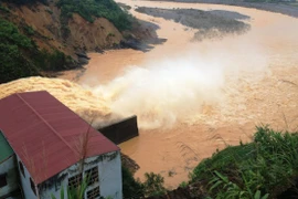 Thuỷ điện Hố Hô xả lũ khẩn cấp chưa báo cáo
