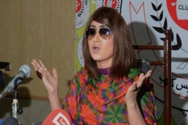 Đăng hình lên Facebook, người mẫu bị anh trai đoạt mạng 