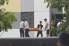 Bé trai 6 tuổi tử vong khi rơi từ tầng 11 xuống đất