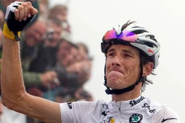 Áo Vàng đổi ngôi