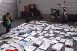 Nhiều tài liệu được tìm thấy tại dinh thự của cựu tổng thống Yanukovych