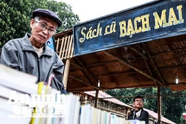 Tìm lại ký ức Hà Nội xưa qua những cuốn sách nhuốm màu thời gian