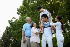 Làm sao để người già “dễ tính”?