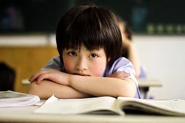 Những biện pháp sai lầm của phụ huynh khi con học dốt