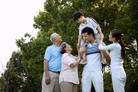 Làm sao để người già “dễ tính”?