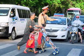 Toạ đàm Xây dựng người Hà Nội thanh lịch văn minh
