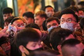 Phố đi bộ hoạt động trở lại sau dịch, người dân hào hứng trở về trạng thái bình thường