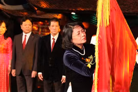 Nhà hát Múa rối Việt Nam đón nhận Huân chương Độc lập Hạng Ba