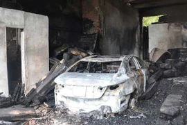 Chủ nhà thiêu sống chuột, "hóa vàng" luôn nhà và ôtô