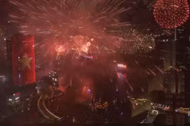 Mãn nhãn màn bắn pháo hoa kỷ niệm 50 năm Ngày giải phóng miền Nam, thống nhất đất nước (30/4/1975 – 30/4/2025) 