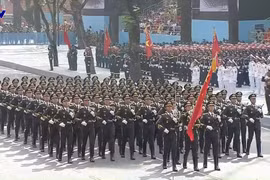 Khối Quân đội Trung Quốc, Lào, Campuchia tại Lễ Diễu binh, diễu hành Kỷ niệm 50 năm Ngày Giải phóng miền Nam, thống nhất đất nước 