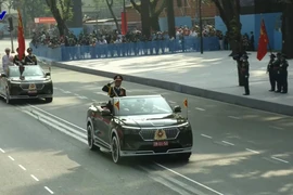 Khối Quân kỳ tham gia Lễ diễu binh, diễu hành kỷ niệm 50 năm Ngày Giải phóng miền Nam, thống nhất đất nước 