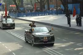 Khối Quân kỳ tham gia Lễ diễu binh, diễu hành kỷ niệm 50 năm Ngày Giải phóng miền Nam, thống nhất đất nước 