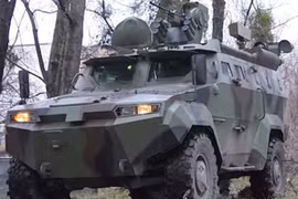 Ukraine thử nghiệm xe bọc thép Triton 4x4 canh giữ biên giới với Nga