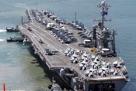 Siêu tàu sân bay Mỹ thăm Philippines sau khi diễn tập trên biển Đông