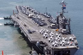 Siêu tàu sân bay Mỹ thăm Philippines sau khi diễn tập trên biển Đông